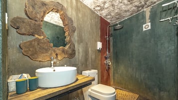 Comfort-Zweibettzimmer, Balkon | Badezimmer