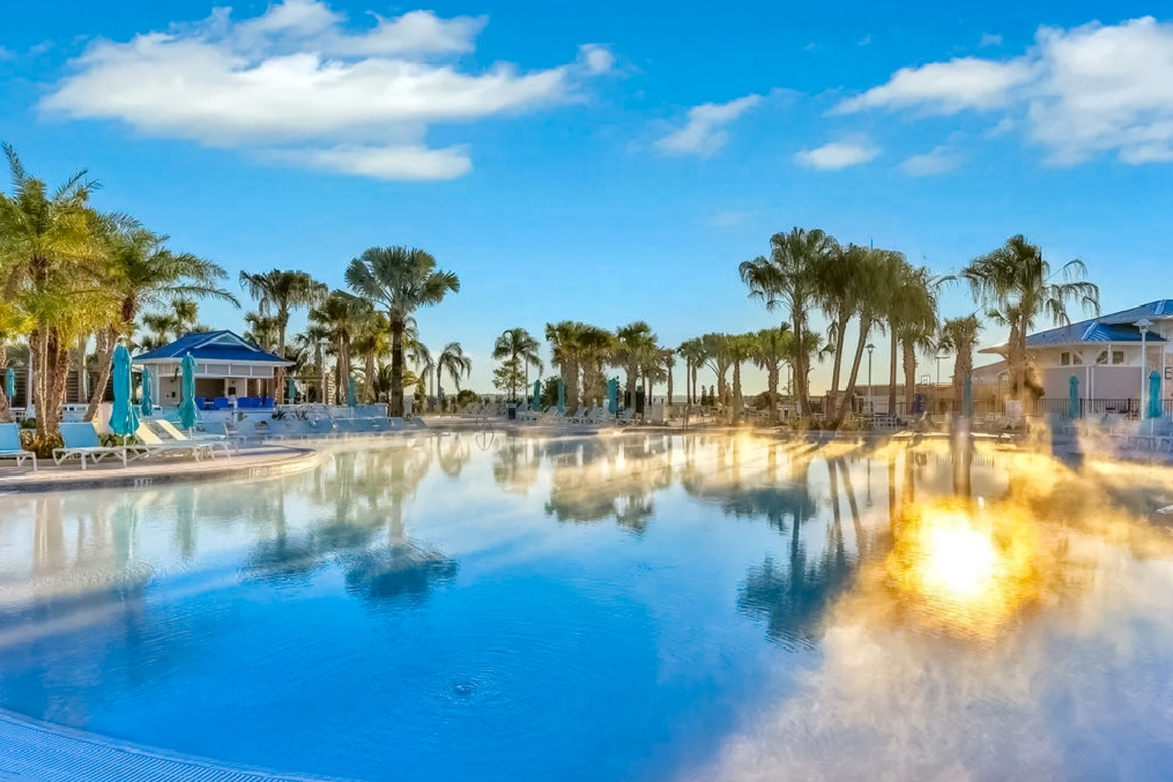 Een verwarmd zwembad