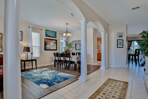 Dining - Stunning house with lanai, pool, ping-pong, full kitchen, & WiFi (Davenport)