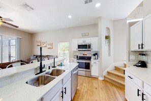 Fridge, microwave, oven, stovetop - Harmony Villa | Family-friendly home in Davenport with a game room & pool (Davenport)