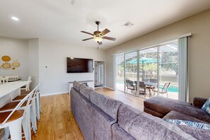 TV, table football - Harmony Villa | Family-friendly home in Davenport with a game room & pool (Davenport)