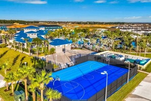 Sports court - Spacious private home w/ private pool, resort style waterpark & mini golf access (Davenport)