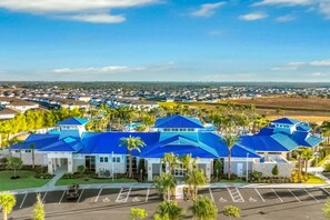 Exterior - Spacious private home w/ private pool, resort style waterpark & mini golf access (Davenport)