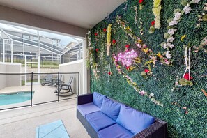 A heated pool - Beautiful sun-inspired home in Champions Gate Community with resort amenities (Davenport)