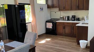 Cottage familiare, vista città | Ristoranti