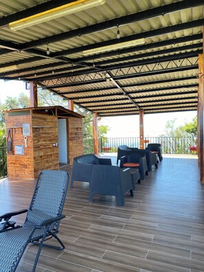 Familien-Ferienhaus, Stadtblick | Terrasse/Patio