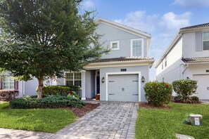Exterior - South-facing home w/ private pool/spa and resort lazy river & gym (Davenport)