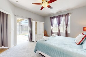 4 Schlafzimmer, Schreibtisch, Bügeleisen/Bügelbrett, Reisekinderbett