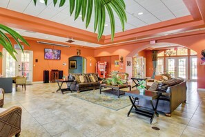 Lobby - Family & kid-friendly condo w/ shared pool and hot tub - close to theme parks (Kissimmee)