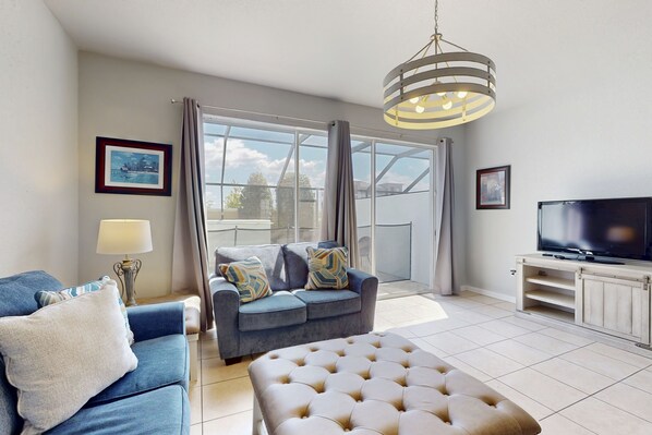 TV - Beautiful home with private pool and space for the whole family (Kissimmee)