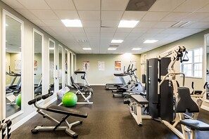 Fitness facility - Family Home w/Shared Pool,WiFi,AC,Lake Views - Close to Walt Disney World Resort (Kissimmee)