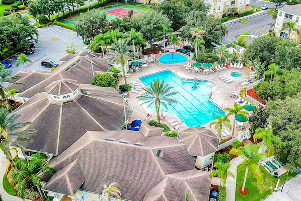 A heated pool - Resort home with private pool, hot tub, tennis, game room, gym, sports courts (Kissimmee)