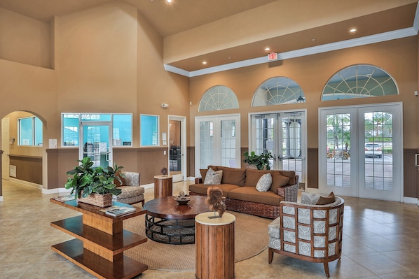 Lobby - BellaVida Resort townhome - private plunge pool, minutes to Disney, dog-friendly (Kissimmee)
