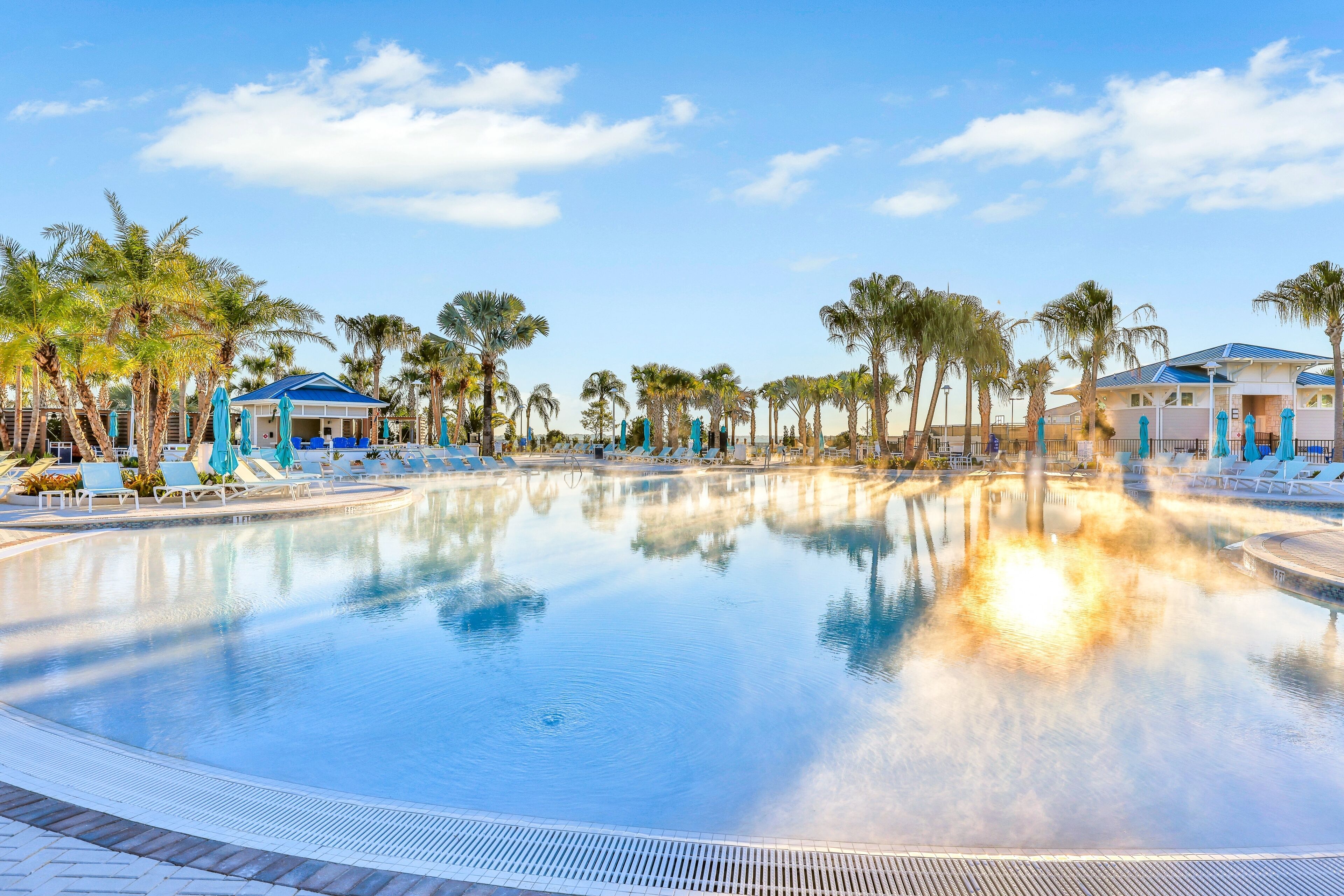 Een verwarmd zwembad