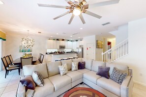 TV, table football, ping pong, books - Gated-entry townhome with private pool, patio, game room, AC, & W/D (Davenport)