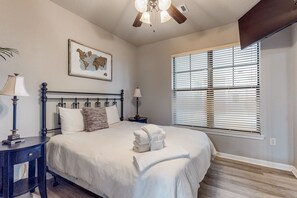5 chambres, fer et planche à repasser, Wi-Fi gratuit, draps fournis