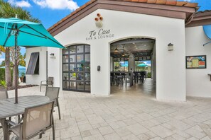 Outdoor dining - Fun, dog-friendly home with private pool, high-speed WiFi, W/D, & game rooms (Kissimmee)