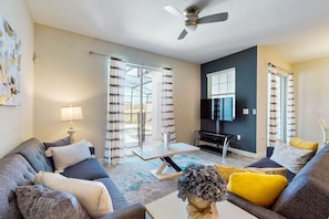 TV - Dog-friendly townhome w/ private pool & resort water park - close to Disney (Davenport)