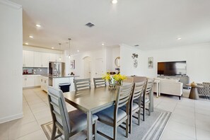 Dining - Beautiful home with private pool and space for the whole family (Davenport)
