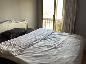 3 bedrooms, free WiFi, bed sheets, wheelchair access - Classic Apartment with Panoramic Nile View (Cairo Governorate)