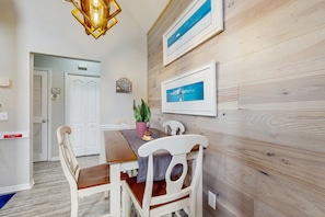 Dining - Spacious condo with themed rooms, foosball table and shared pool (Kissimmee)