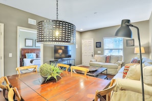 Interior - Luxurious Townhome W/ Free WiFi, Themed Kids Room & Shared Resort-Style Pool (Kissimmee)