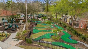 Property grounds - Renovated Emerald Island Gem | Heated Pool, Hot Tub, Tennis & Volleyball (Kissimmee)