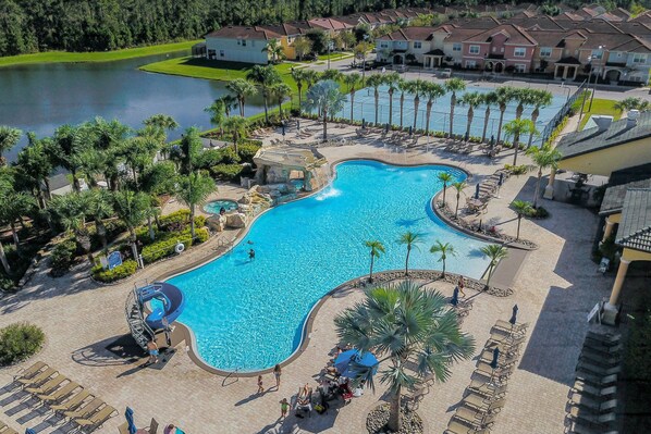 A heated pool - Spacious townhouse with private pool,resort amenities, and tennis courts (Kissimmee)