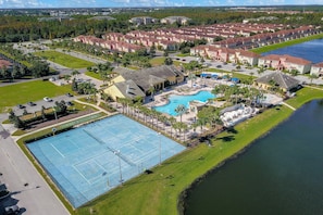 Sports court - Spacious townhouse with private pool,resort amenities, and tennis courts (Kissimmee)