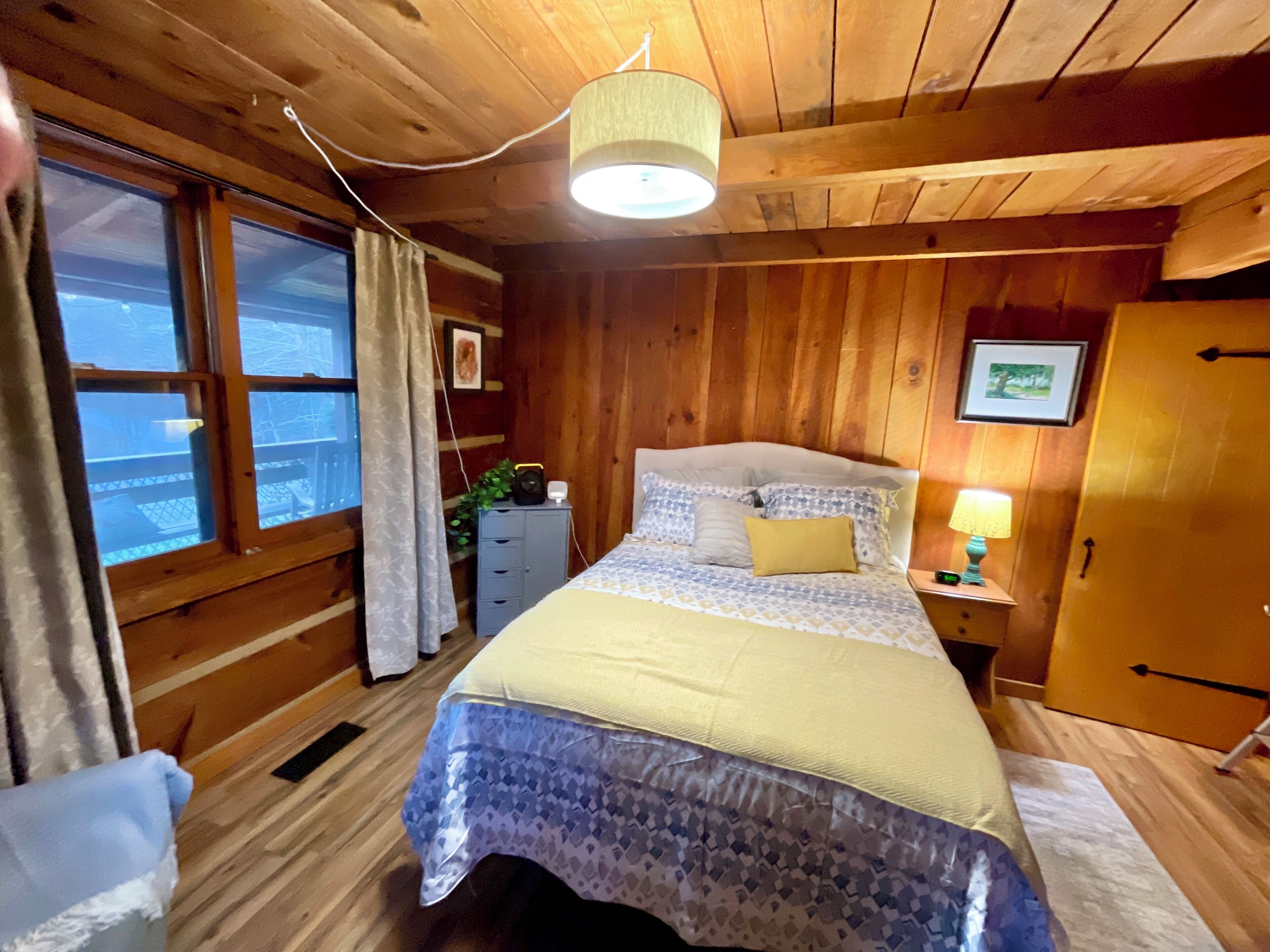 2 makuuhuonetta, silitysrauta/-lauta, Wi-Fi, vuodevaatteet