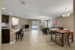 Interior - Grand home with private screened pool, grill, streaming, W/D, & AC (Kissimmee)