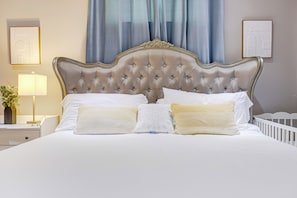 Iron/ironing board, WiFi, bed sheets