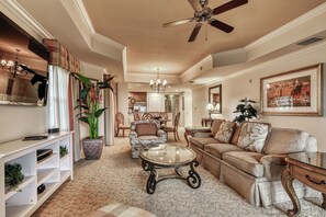 TV, DVD player, stereo - Family-Friendly Condo with Access to Shared Pools, Hot Tub, and Game Rooms (Kissimmee)