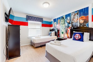 9 bedrooms, iron/ironing board, free WiFi, bed sheets - Spacious home w/ private pool, WiFi, central AC, private washer/dryer (Kissimmee)