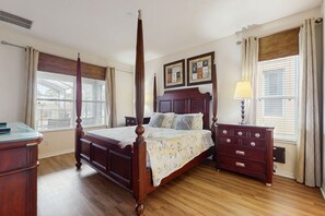 6 bedrooms, free WiFi, bed sheets - Spacious 6BR resort home with private pool, game room & near Disney parks (Kissimmee)