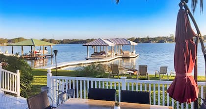 Spacious lakefront house with private dock , gas grill, deck and patio