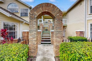 Property grounds - Inviting resort condo with pool access, full kitchen & near Disney parks (Kissimmee)