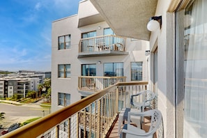 Property grounds - Spacious Condo with a Kitchenette, AC, Pools, Hot Tubs, Tennis, & Gym (Orlando)