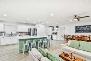 Interior - Dog-friendly lakefront home with fast WiFi, central AC, patio, & game room (Sebring)