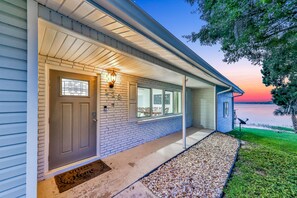 Exterior detail - Dog-friendly lakefront home with fast WiFi, central AC, patio, & game room (Sebring)