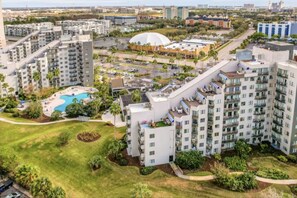 Exterior - Spacious Condo with a Kitchen, AC, Pools, Hot Tubs, Tennis, & Gym (Orlando)