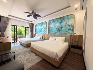 Zimmersafe, Schreibtisch, Verdunkelungsvorhänge, kostenloses WLAN