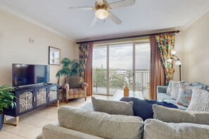 TV - Lake-view 3rd-floor condo with hot tub, pools, balcony, shuttle service, & gyms (Orlando)
