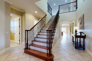 Interior - Dog-friendly spacious resort home featuring golf views, private pool and spa (Kissimmee)