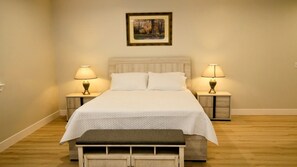 10 slaapkamers, een strijkplank/strijkijzer, gratis wifi, beddengoed