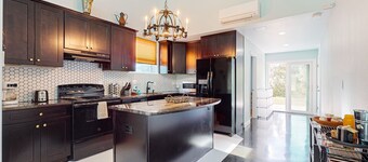 Riverfront home with internet, washer and dryer, and perfect for kayaking