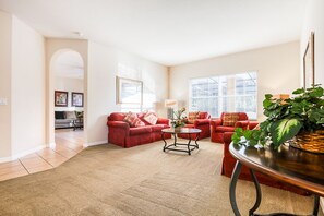 TV, table football, ping pong, video library - Gorgeous home near Disney with private pool, pool spa, on-site gym, tennis, AC (Davenport)