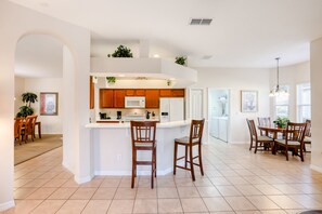 Fridge, microwave, oven, stovetop - Gorgeous home near Disney with private pool, pool spa, on-site gym, tennis, AC (Davenport)