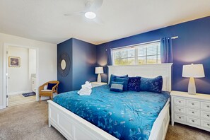 Iron/ironing board, Internet, bed sheets - Stylish townhouse with a private pool & lanai plus clubhouse amenities (Kissimmee)