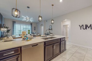 Interior - Spacious townhouse with private patio and resort amenites (Davenport)